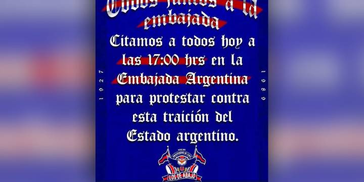 Fanáticos de la Universidad de Chile convocaron a una protesta ante la embajada de Argentina en Santiago por los incidentes contra Independiente