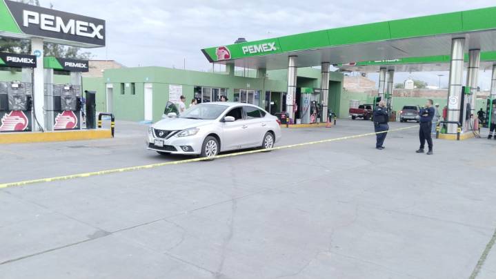 Policías estatales abatieron a uno de dos sujetos que intentaron ejecutar a un automovilista en Rincón de Romos
