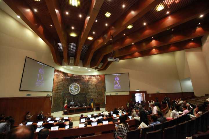 El Congreso local pide al gobierno federal que entregue medicinas a pacientes con cáncer