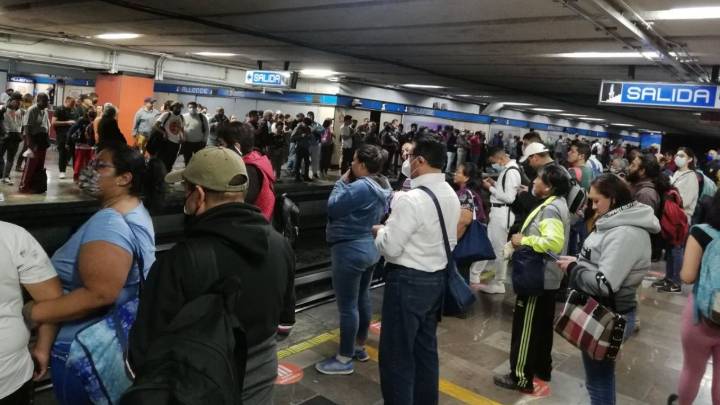 Exceso de humedad y desgaste en barra guía provocaron cortocircuito en Línea 2 del Metro