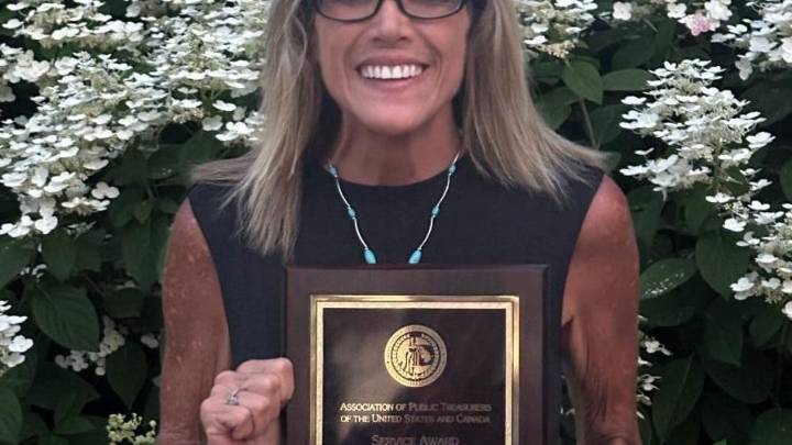 Calhoun County treasurer honored for her dedication to public finance