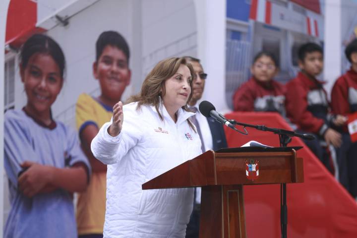 Presidenta inaugura Escuela Bicentenario I. E. N.° 2028 Peruano