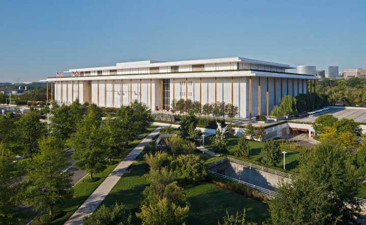Trump visitará el ‘Kennedy Center’ y anunciará los nombres de los homenajeados de 2025