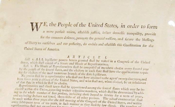 ¿Por qué acusan al gobierno de Trump de borrar partes de la Constitución?