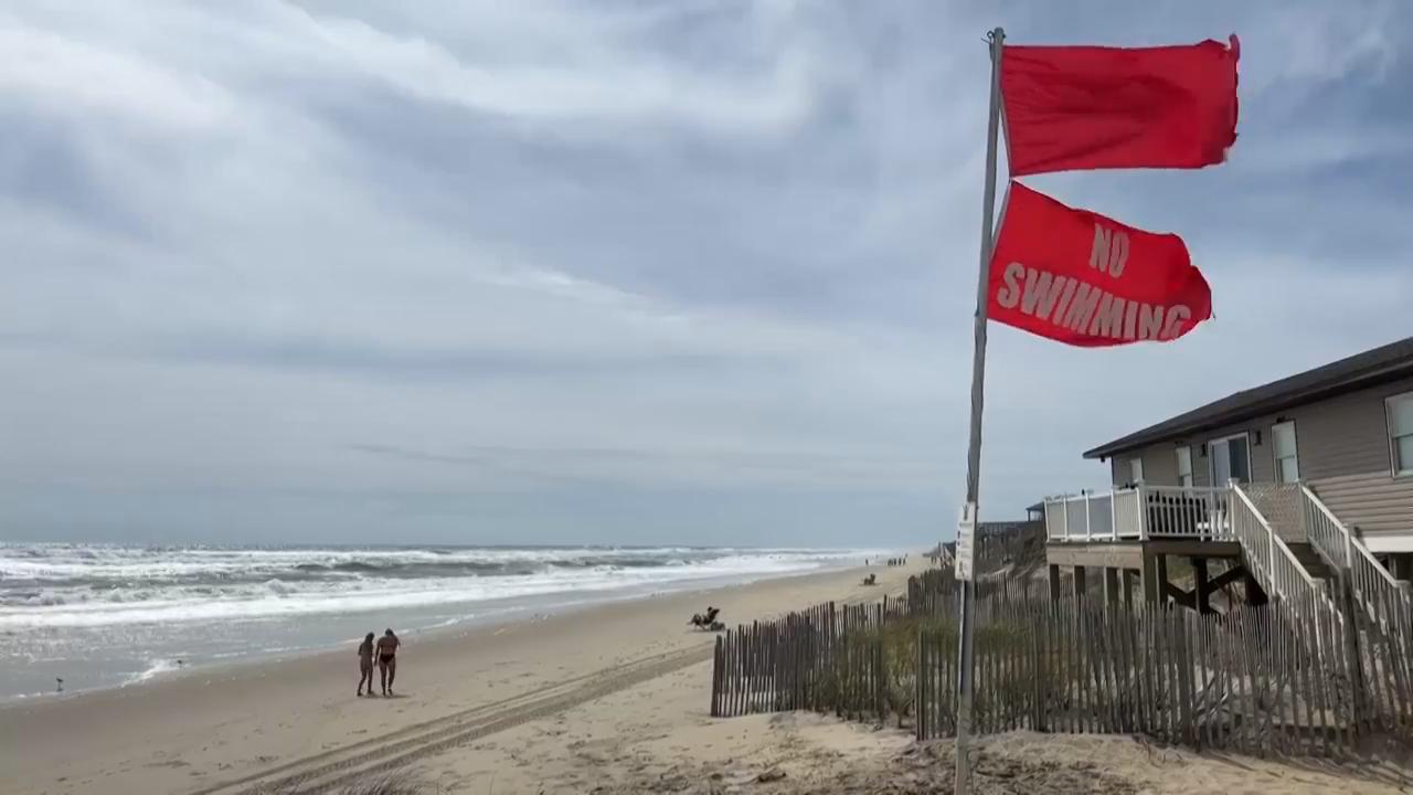Hurricane Erin picking up steam as it edges along the East Coast