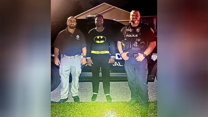 Florida man wearing Batman pajamas catches burglar, leading to arrest: Police