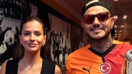 Polémica por video de Mauro Icardi a los cabezazos con hinchas del Galatasaray frente a la China Suárez