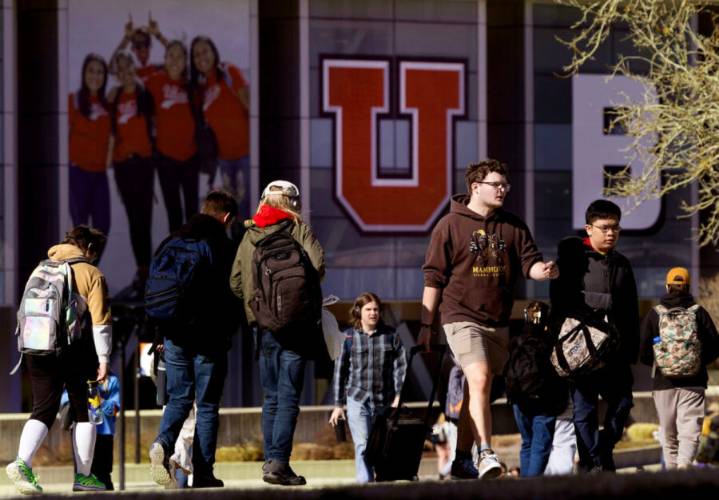 U. campus buzzes as 5,600 students settle in dorms during move