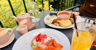 I read the mixed Tripadvisor reviews before visiting café in idyllic spot but disagreed with the complaints
