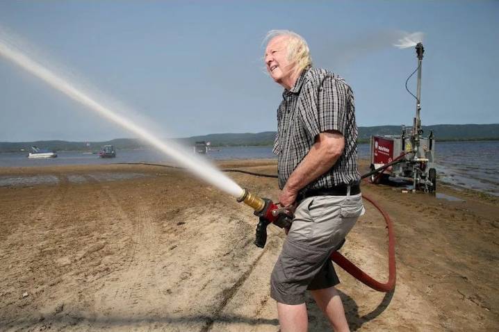 'A sprinkler system on steroids:' An Ottawa inventor and his wildfire protection device