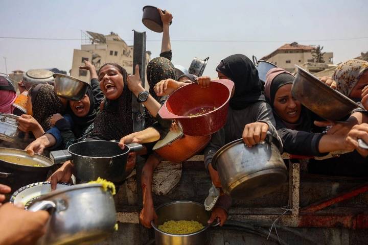 Entre ataques y hambre, mueren 123 palestinos en Gaza en las últimas 24 horas