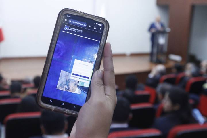 Agencia Espacial del Perú lanza aplicativo con imágenes satelitales que integra IA