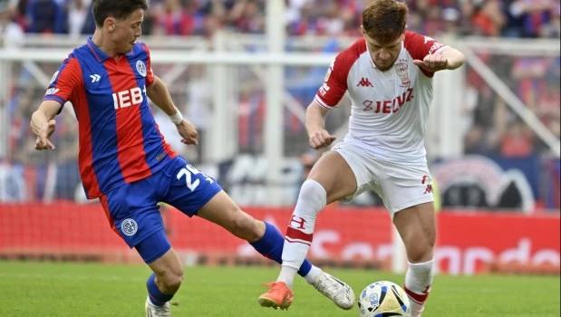 San Lorenzo no pudo aprovechar la superioridad numérica y empató sin goles ante Huracán