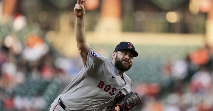 Giolito's sharp outing and homers from Story, Hamilton lead Red Sox to 5