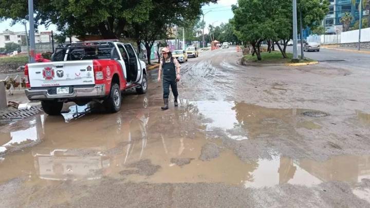 Tormenta sorprende a habitantes de Guadalajara