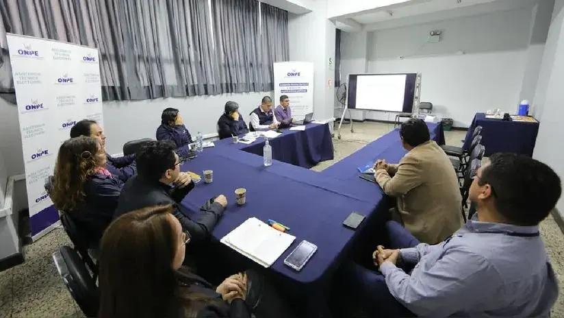 ONPE inicia reuniones con partidos para preparar las elecciones primarias que definirán a los candidatos