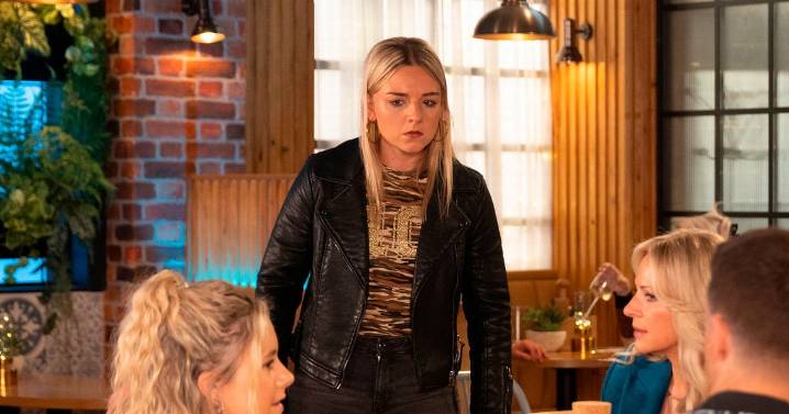 Coronation Street fans 'solve' Tia Wardley's real identity amid relation suspicions