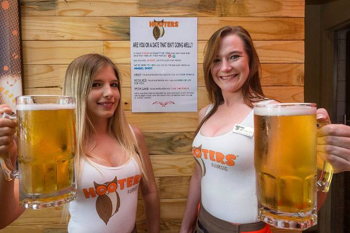 Hooters’ bankruptcy prompts rebrand to “tacky, family