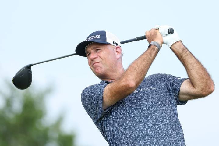 Stewart Cink cards 62 and takes early lead at Ally Challenge