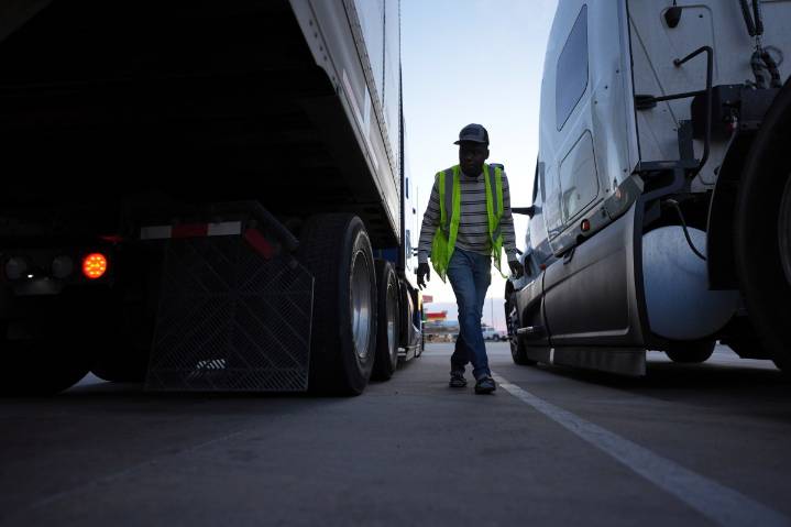 EE.UU. suspende emisión de visas para conductores extranjeros de camiones