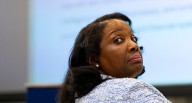 Gobernadora de la Fed Lisa Cook demanda a Trump por intentar despedirla