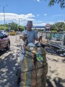 Arduas horas de reciclaje para vender el material en La Parada