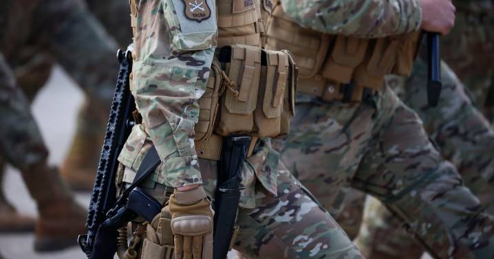 Detienen a tres cabos del Ejército y un civil tras retirar encomienda con droga en Puerto Aysén