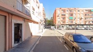 Dos detenidos al ser sorprendidos escalando una reja para robar en un piso con sus habitantes dentro