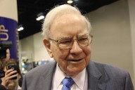 Warren Buffett está vendiendo acciones de Apple y Bank of America y acumulando una influencia de lozanía en un 46% este año este año