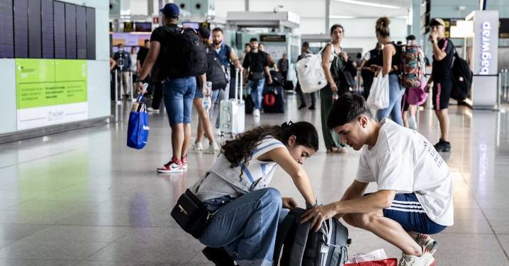 Una treintena de vuelos cancelados y varios retrasos en El Prat por lluvias intensas