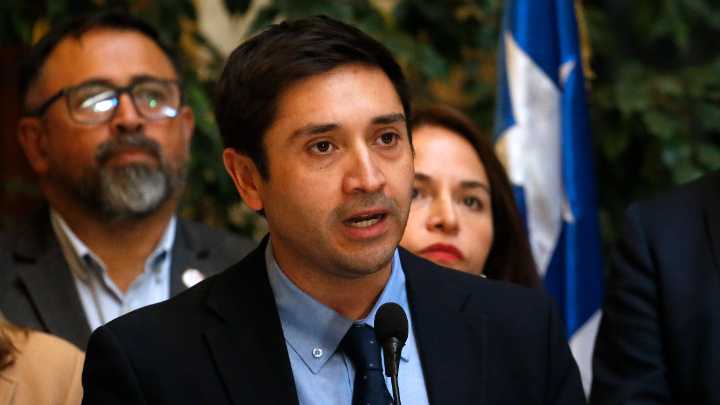 "Defendemos la presunción de inocencia": Demócratas insiste en candidatura de Calisto al Senado