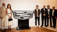 Checo Pérez celebra encuentro con directivos del sector automotriz