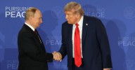 Entrega Trump carta de Melania a Putin en reunión en Alaska