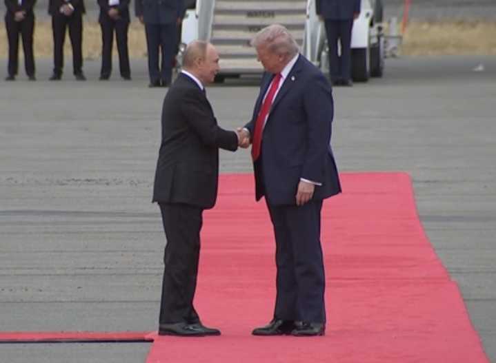 Trump and Putin shake hands in Alaska before their summit on the war in Ukraine