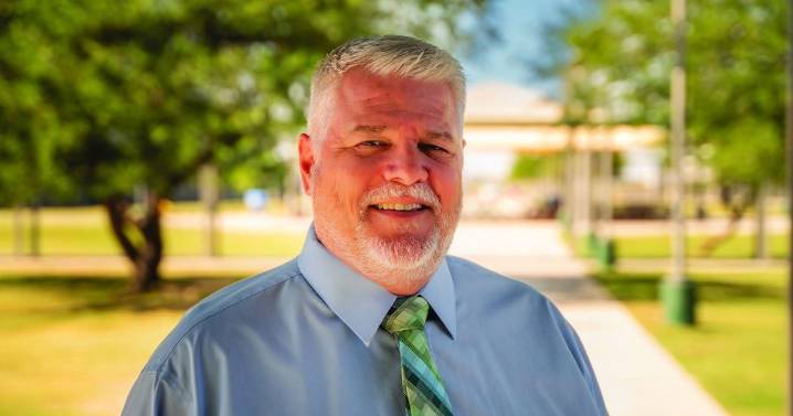 2 Gilbert Public Schools principals earn major honors
