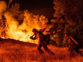 Wildfires expand in Oregon and California, prompting evacuations