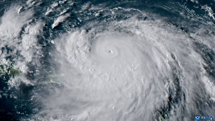WATCH: Hurricane Hunters fly into Category 5 Hurricane Erin