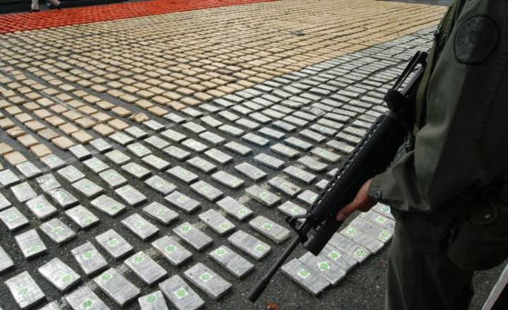 Padrino López anuncia decomiso de 3 toneladas de cocaína en Amazonas