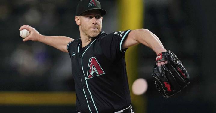 Diamondbacks put Anthony DeSclafani on IL with thumb issue after 3 starts this month