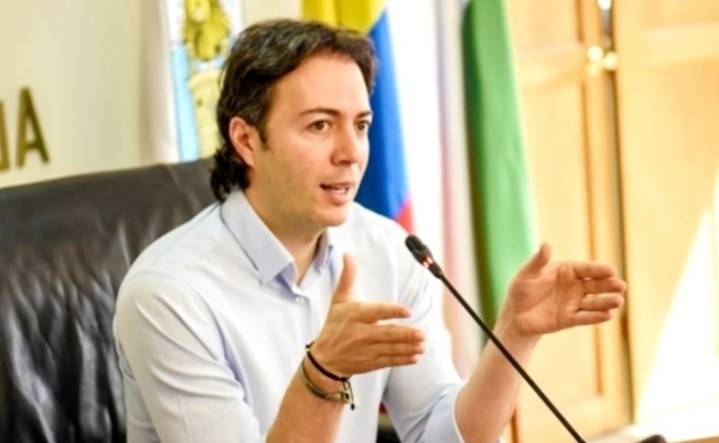 Procuraduría inhabilitó por nueve años a exsecretaria de Daniel Quintero