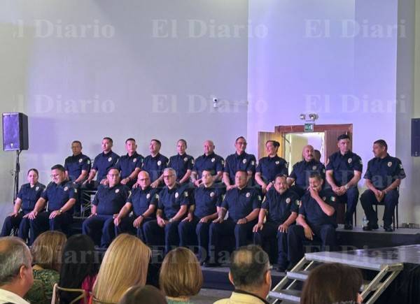 Encabeza Alcalde ceremonia de ascensos de bomberos