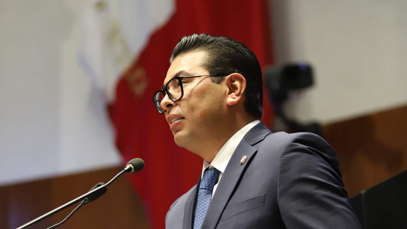 Néstor Camarillo se suma a la bancada de MC en el Senado por invitación de Castañeda