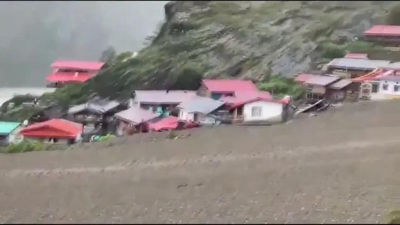 Al menos cinco muertos y decenas de desaparecidos tras un aluvión súbito en el Himalaya indio.