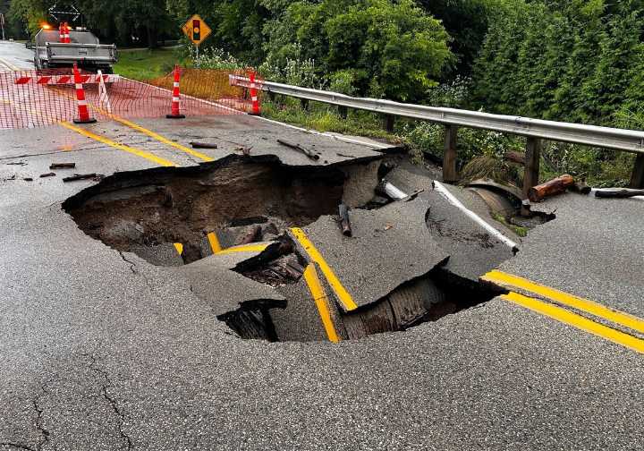 Severe storms knock out power and close roads in Midwest