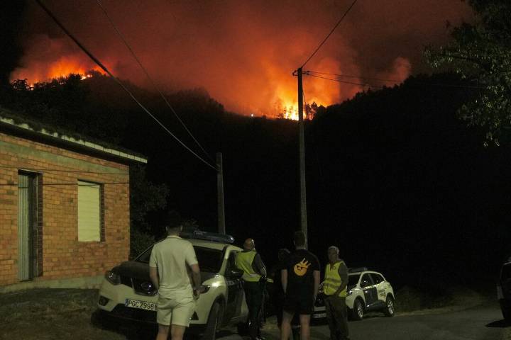 Galicia sufre 7 incendios activos que han quemado 88.000 hectáreas