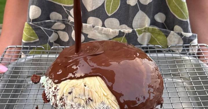 When it's too hot to bake during a Louisiana summer, make these two cool desserts: La Bakes