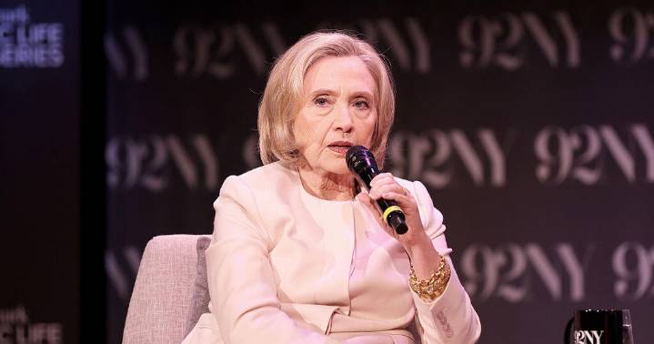 Hillary Clinton says she'd nominate Trump for Nobel Peace Prize if he ends Ukraine war without giving territory to Russia