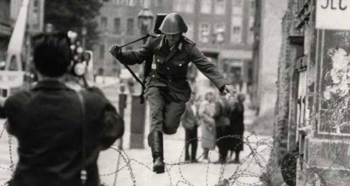 Conrad Schumann, The East German Guard Who Leapt To Freedom