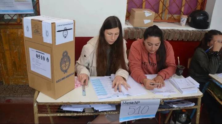 Urnas abiertas en Corrientes, Argentina, para elecciones provinciales