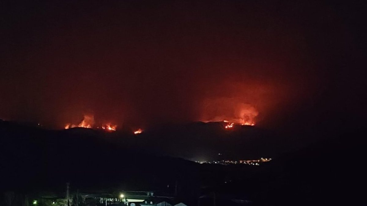 Interior declara la fase de preemergencia por los incendios que azotan a Castilla y León y al resto del país